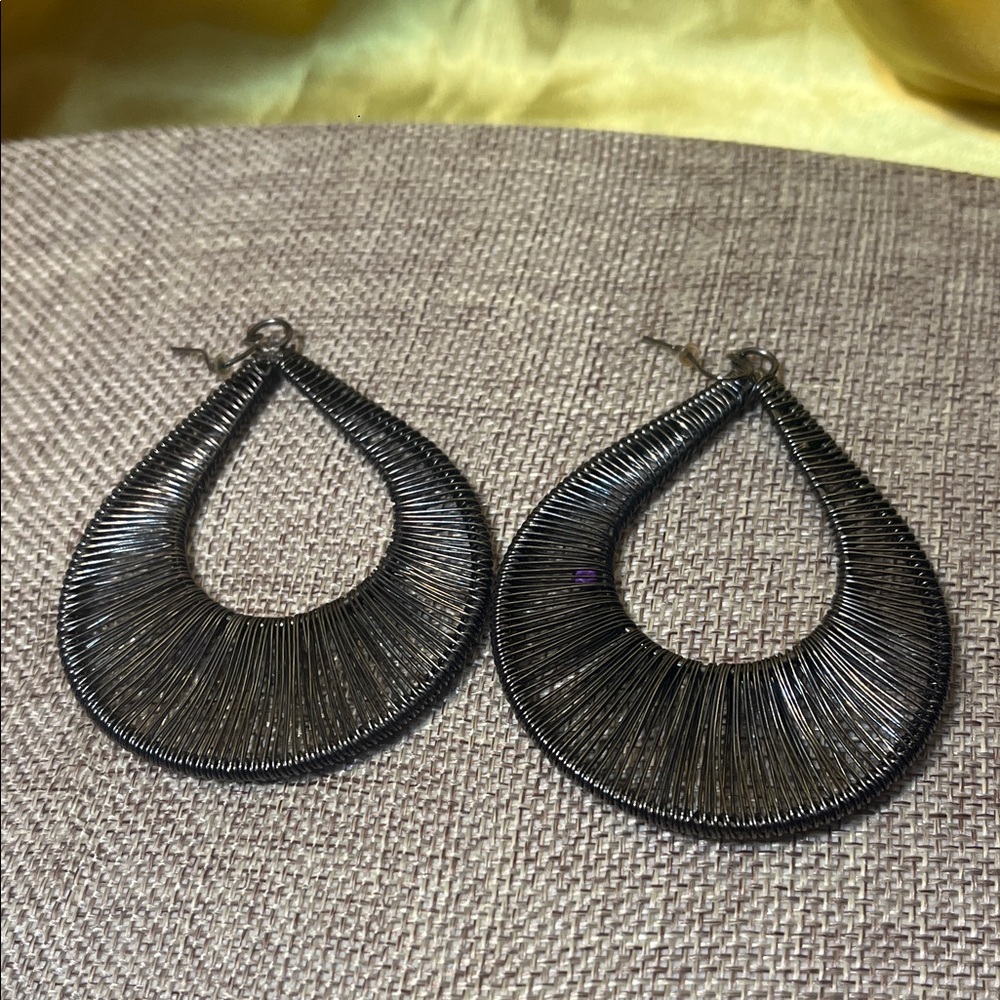 Free With Purchase 🎁Elegant Earrings
